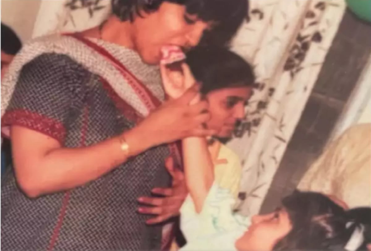 Mother's Day 2021: Rhea Chakraborty wishes her mom with throwback pic write meaasge