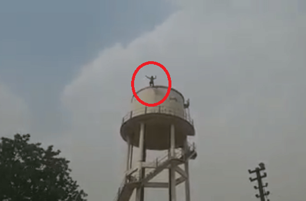 Youth died in love jumped from water tank video goes viral in mau