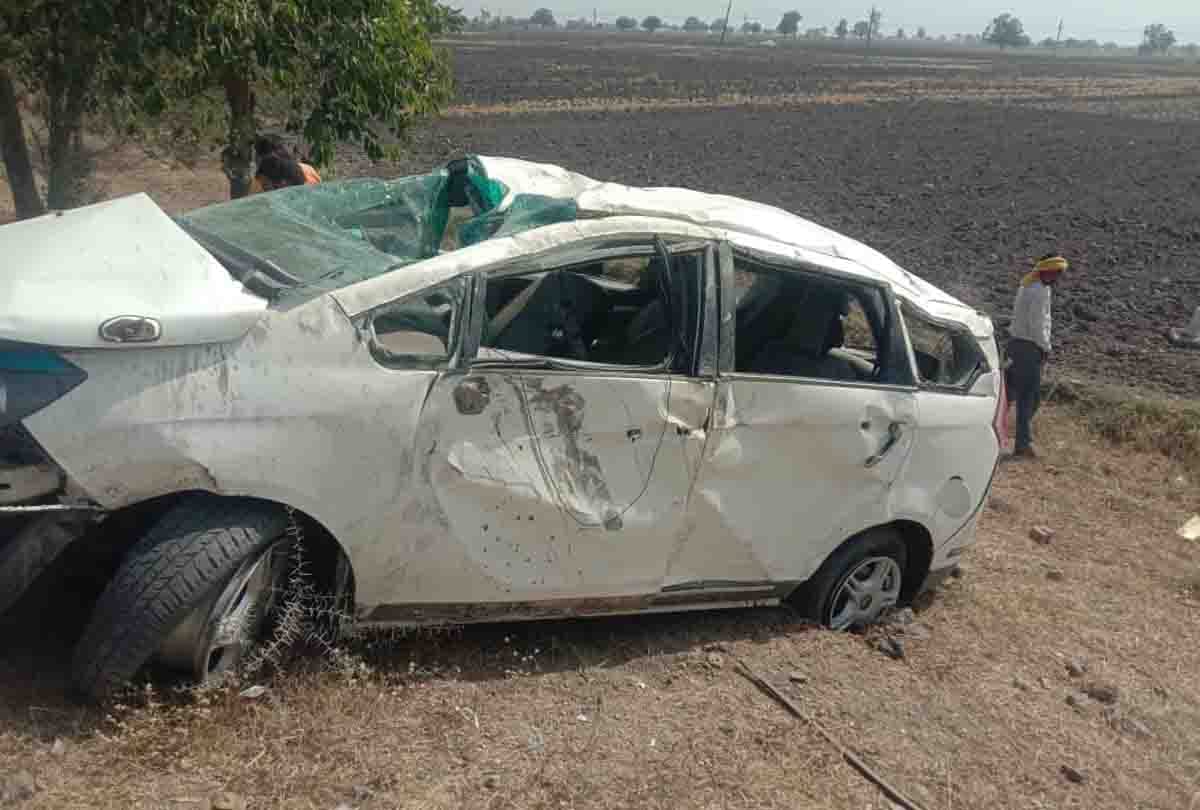 Jalaun: Barat's car going to Dewas in Madhya Pradesh fell in a trench, four died