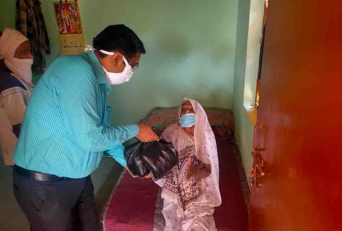 ,mother's day: Sadar SDM arrives at 90-year-old Bhagwati's house as son