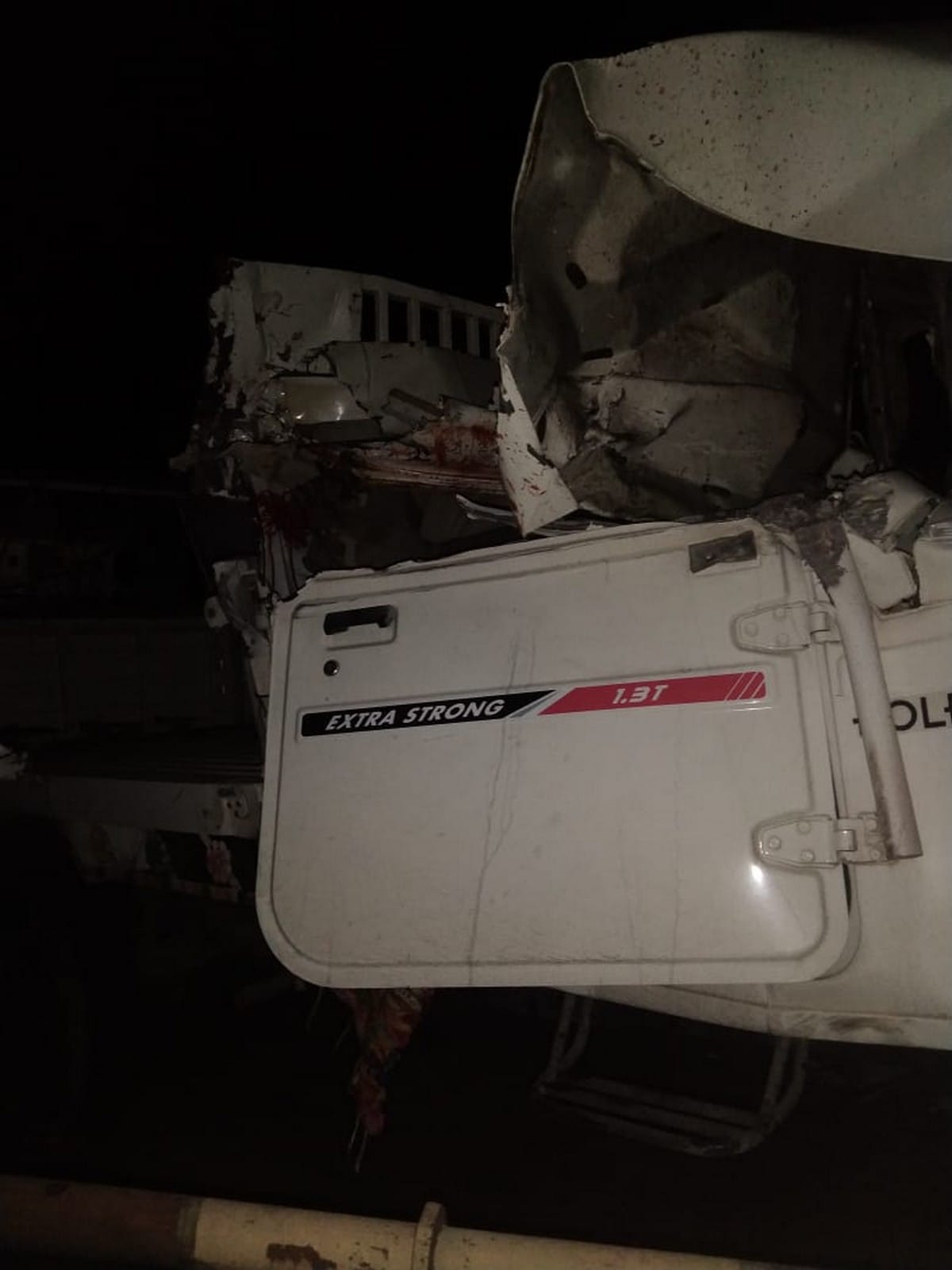 Two died in accident pickup vehicle overturned collided by divider in sonbhadra