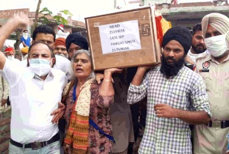 Last rites of army jawan performed with military honours in Gurdaspur