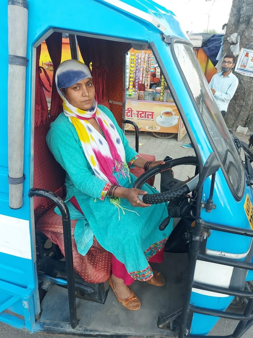 mothers day 2021 : struggle story of many mother watch photos