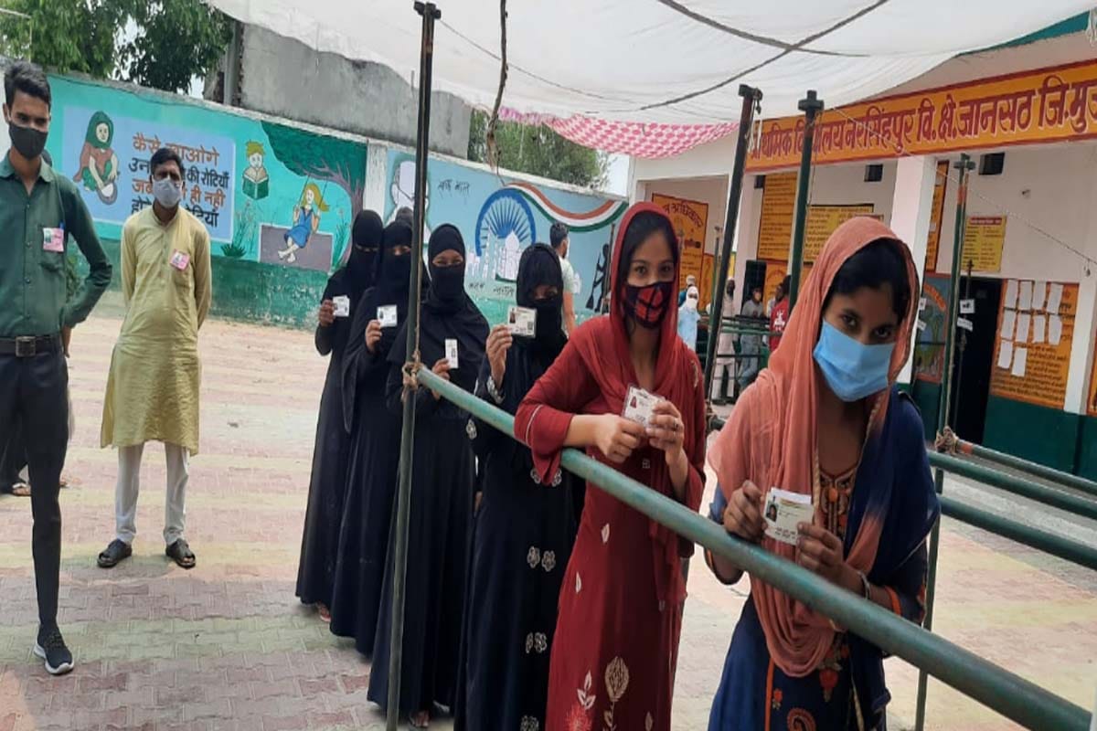 Muzaffarnagar: voting continues on the order of the government After the death of the candidate of gram panchayat