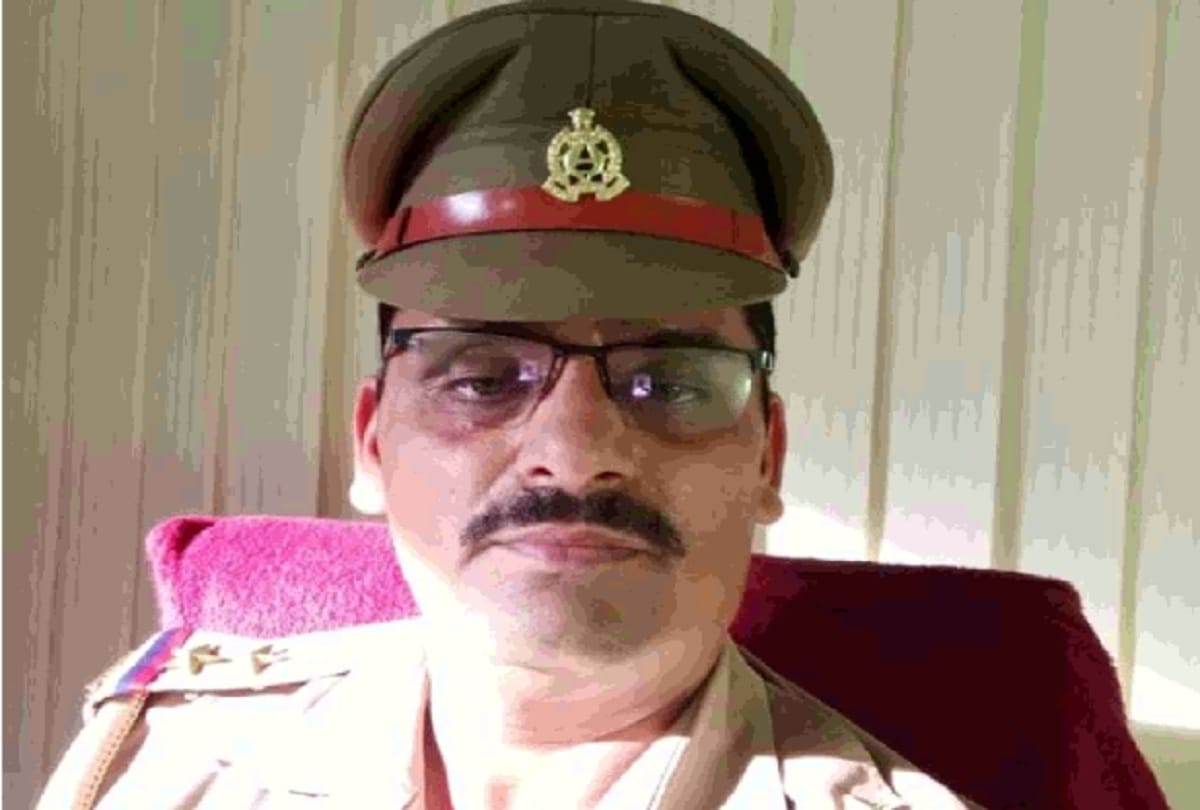 corona warrior : asi sant kumar is playing the role of real in crisis