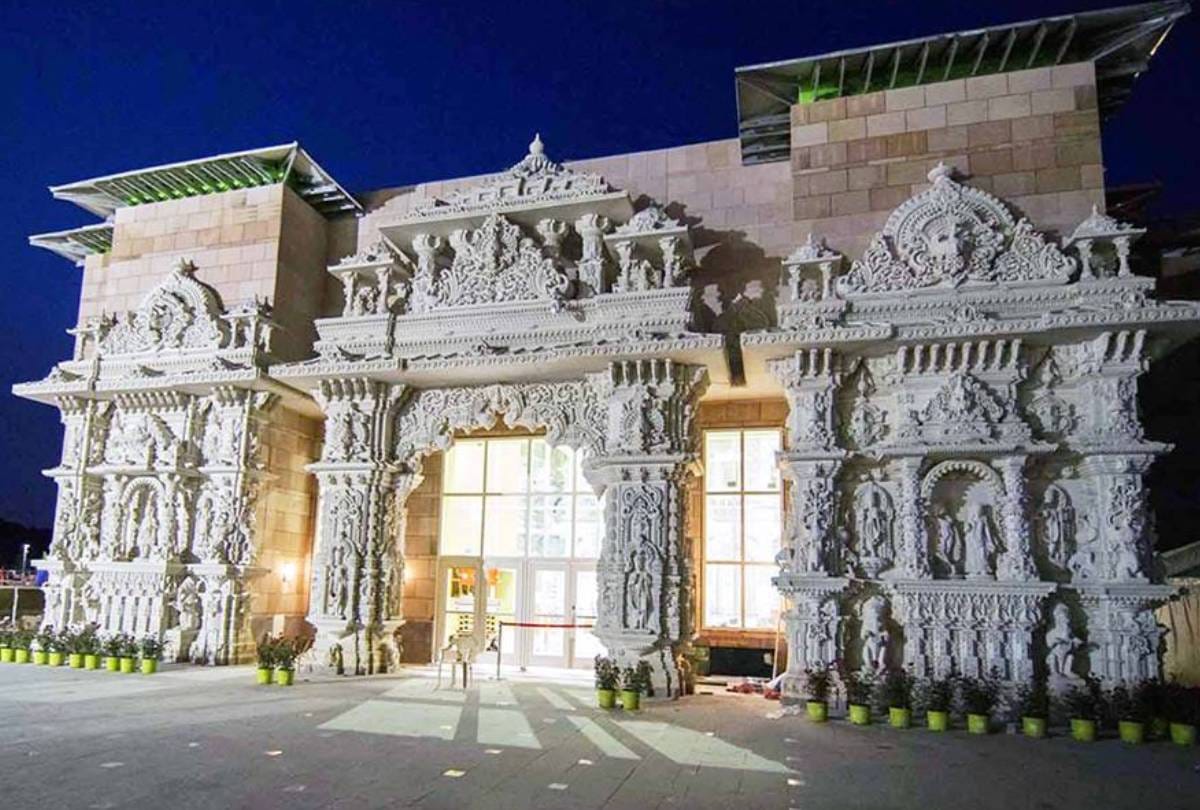 tourist guide These are five big Hindu temples present in different countries of the world