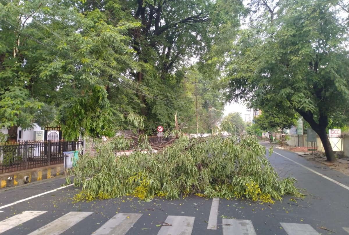Gorakhpur weather change after heavy rain and Storm