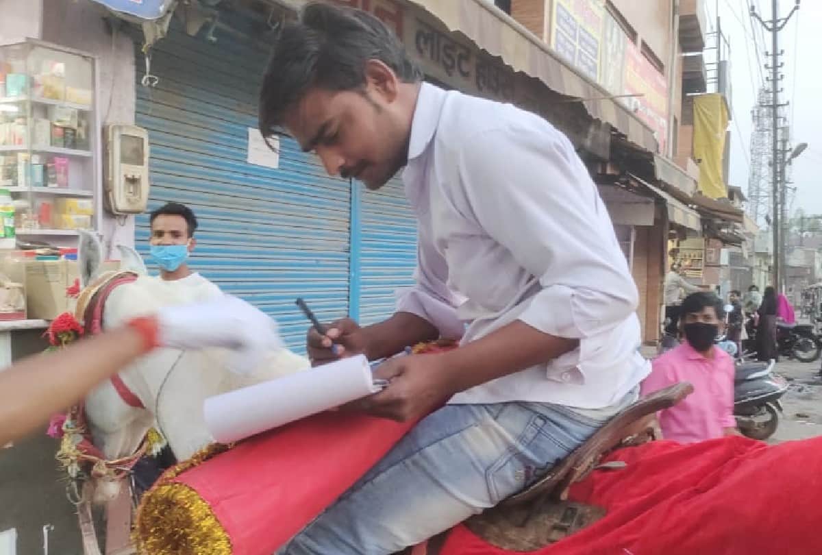 police issue challan against horse rider for not wearing mask in agra