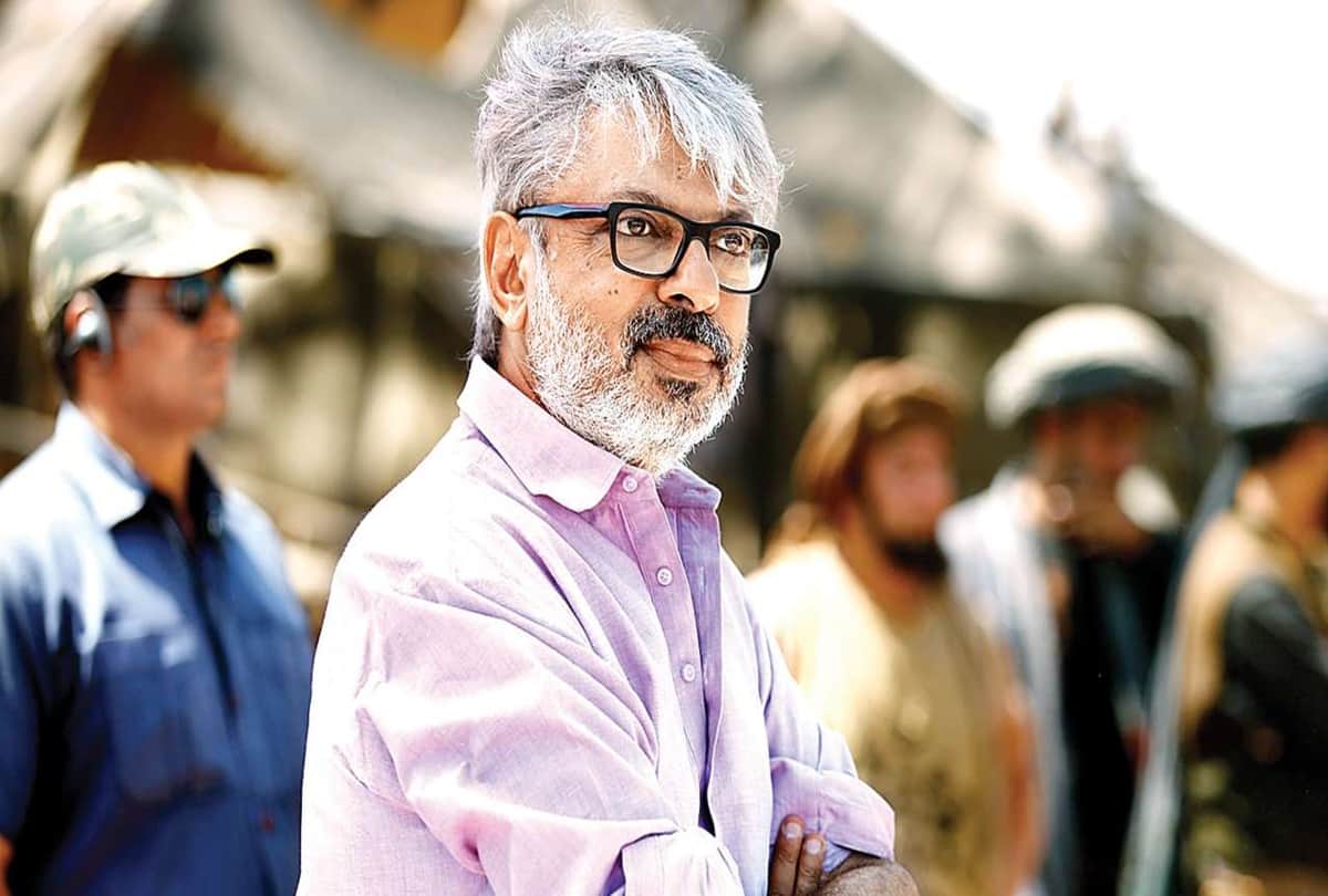 Shah Rukh Khan to reunite with Sanjay leela Bhansali after 20years for next movie
