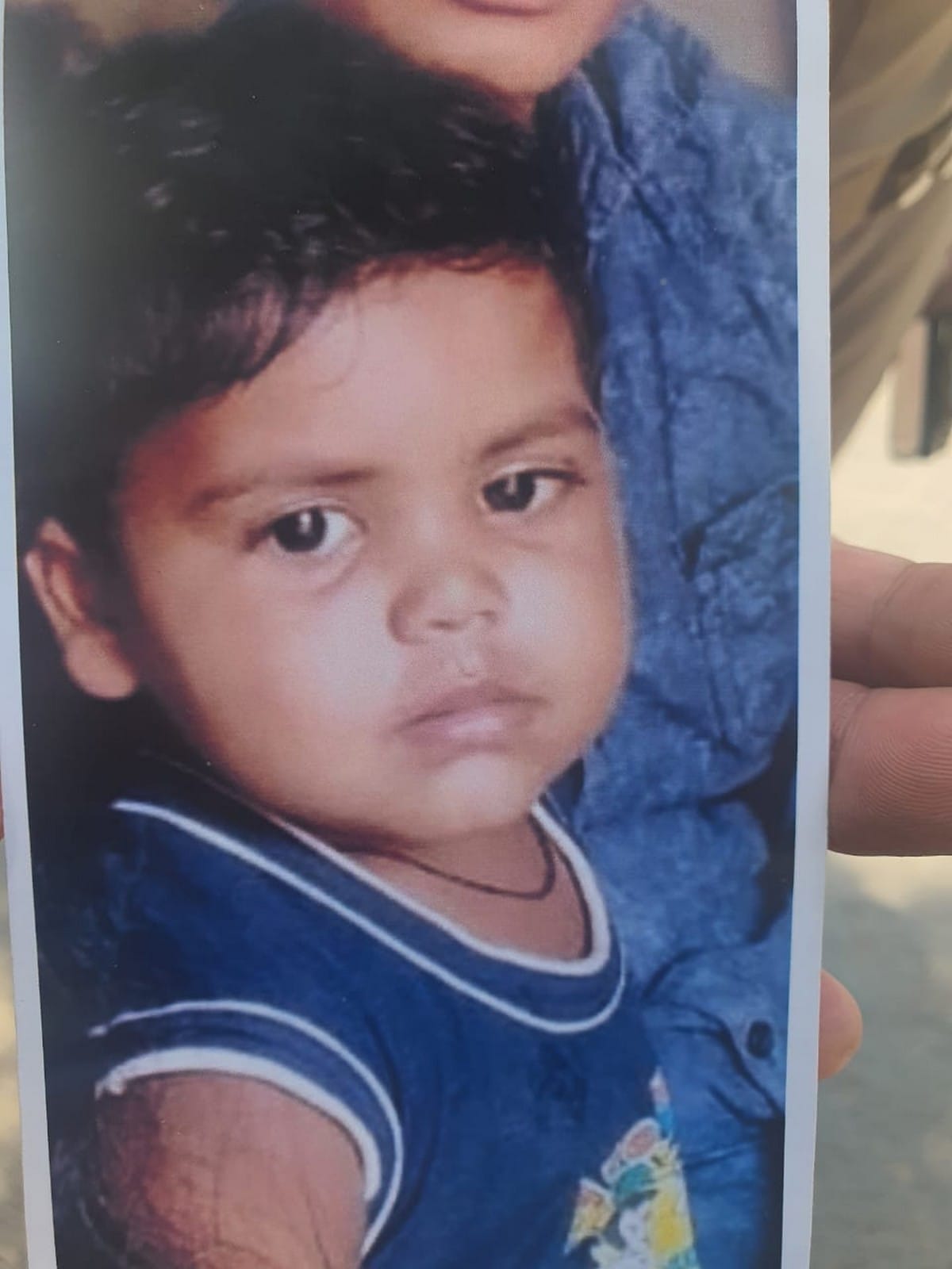 kidnappers leave child outside of house in mirzapur