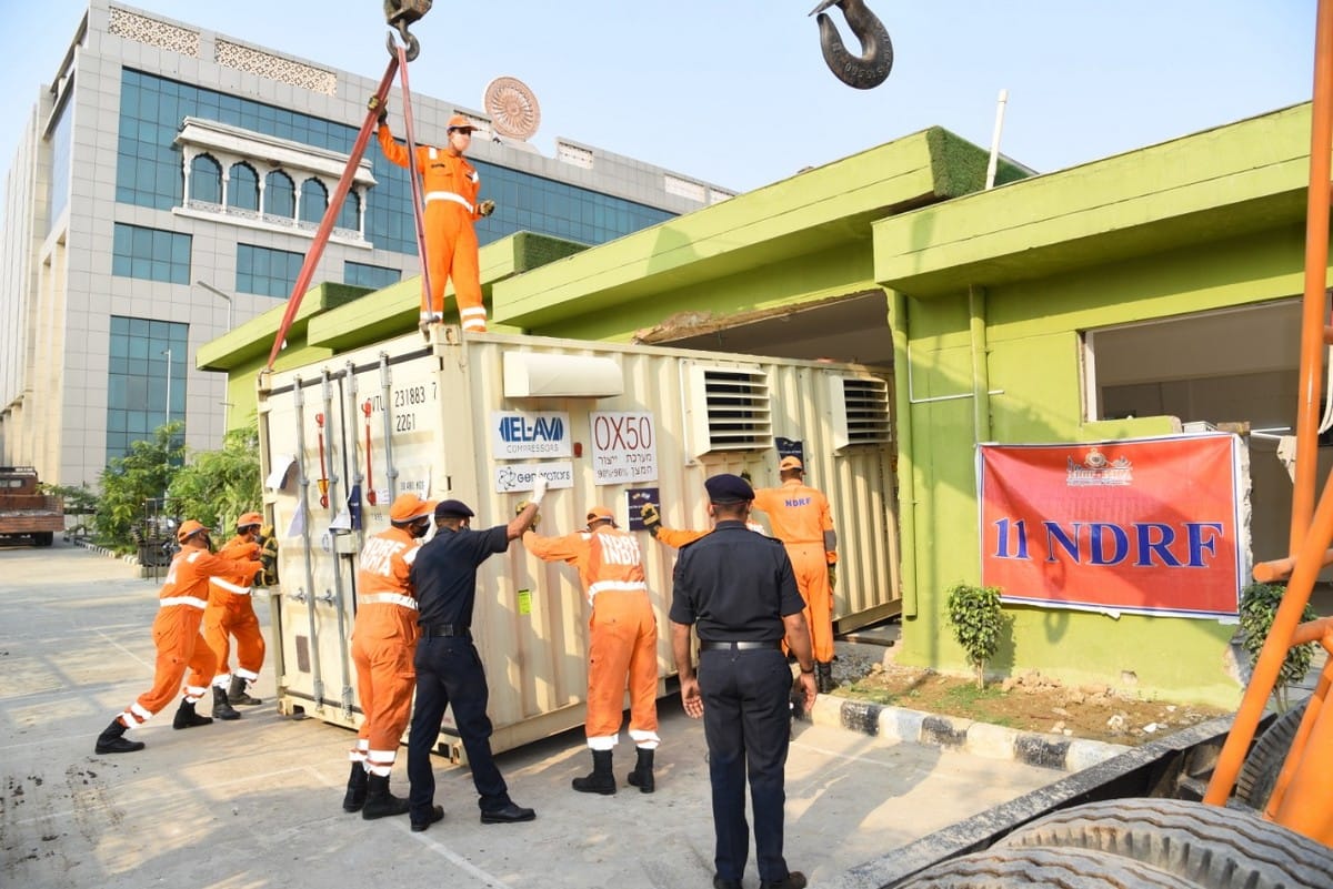 Oxygen plant reached varanasi with capacity of 500 liters per minute install by ndrf