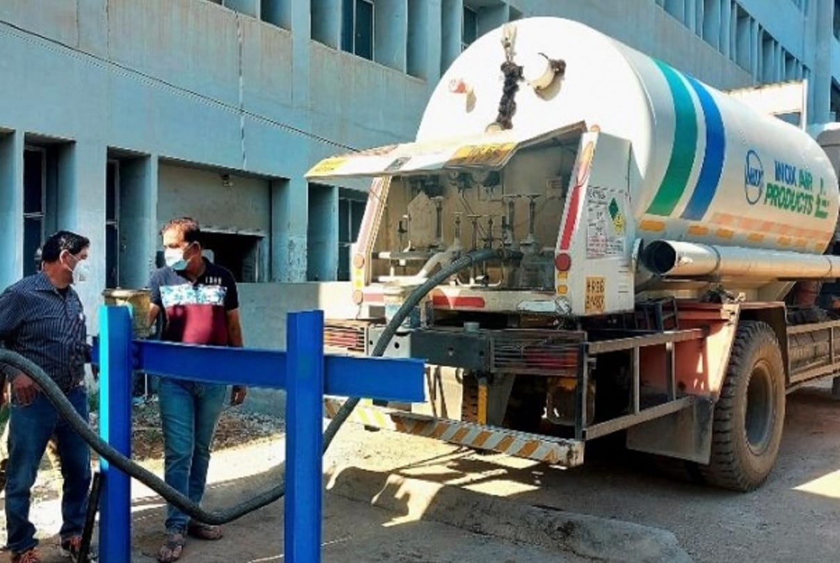 Report on Oxygen: There was not enough storage facility, tankers standing in the parking of hospitals