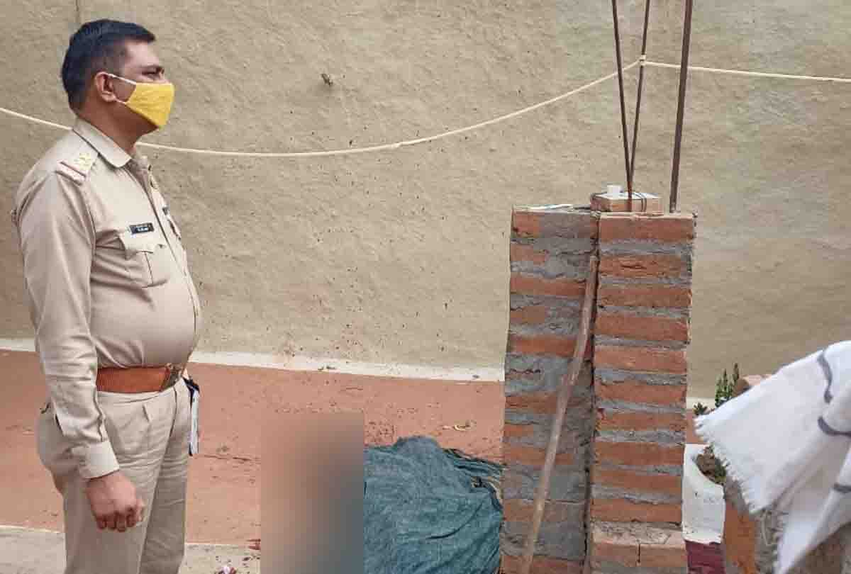Murder of wife in illicit relations: husband reached the police station and said i cut her throat