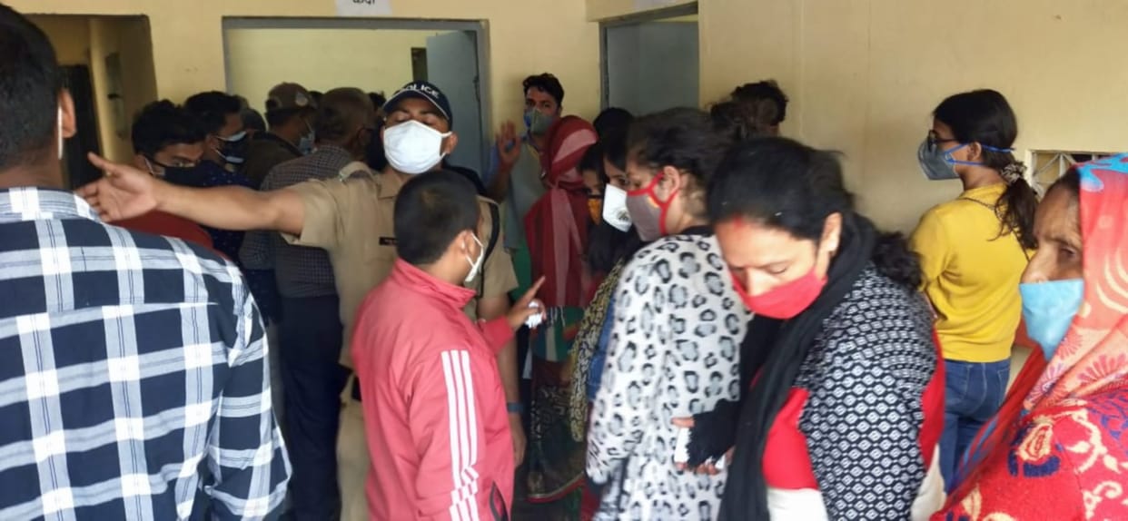 Vaccination: not denied for Vaccine doses, news of not giving dose without mobile or identity card baseless