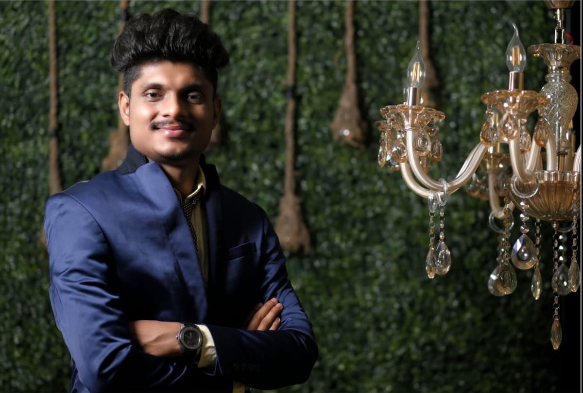 Noida Vicky mandal making name fame and money with online creation