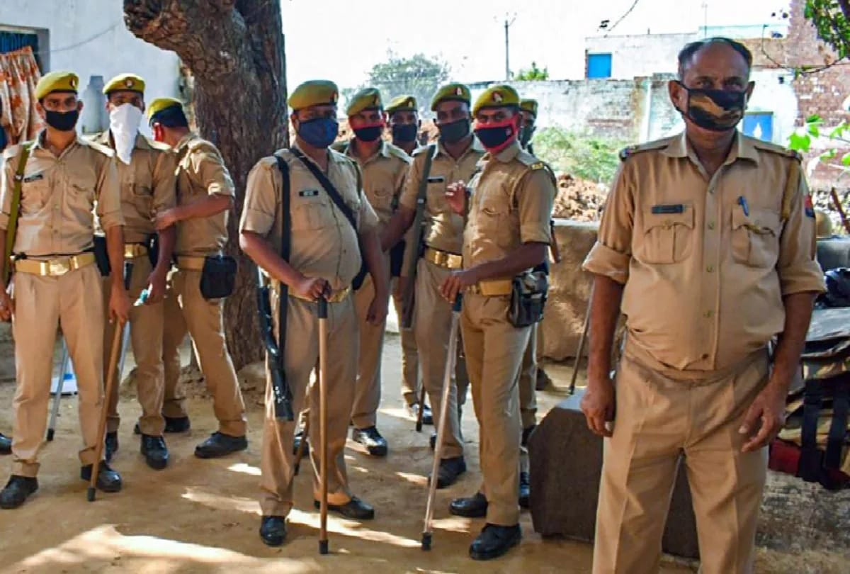 Ballia News  Fight in two groups over sharing of sweets after gram pradhan election wins 9 people injured in ballia