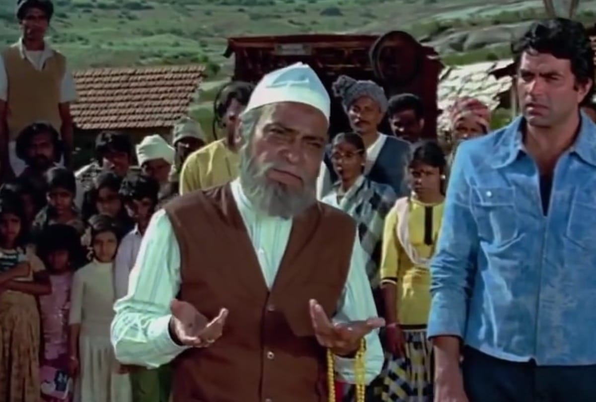 This scene was changed in the film Sholay at the behest of Dharmendra became a superheat