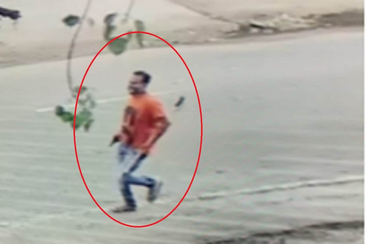 UP Crime: District Panchayat member firing on a youth in Mussoorie village of Meerut, see photos