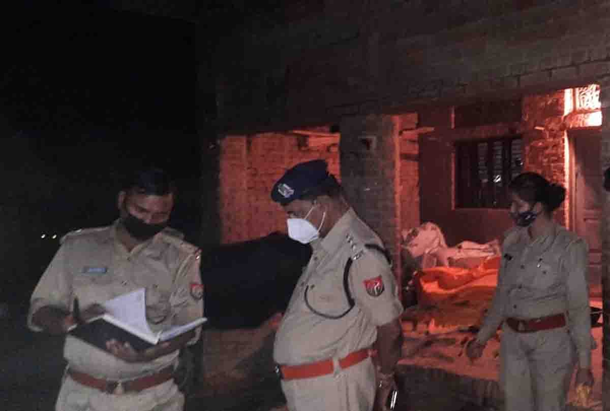 Jeth kills daughter-in-law with sharp-edged weapon at home door