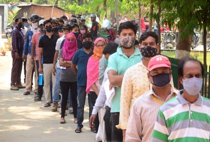 vaccination in Colvin, police cracked sticks