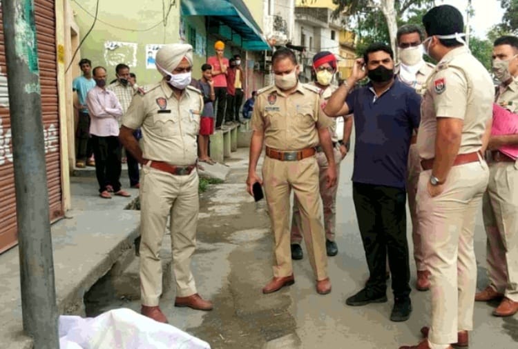 Dead body of Newborn baby found in Pathankot of Punjab