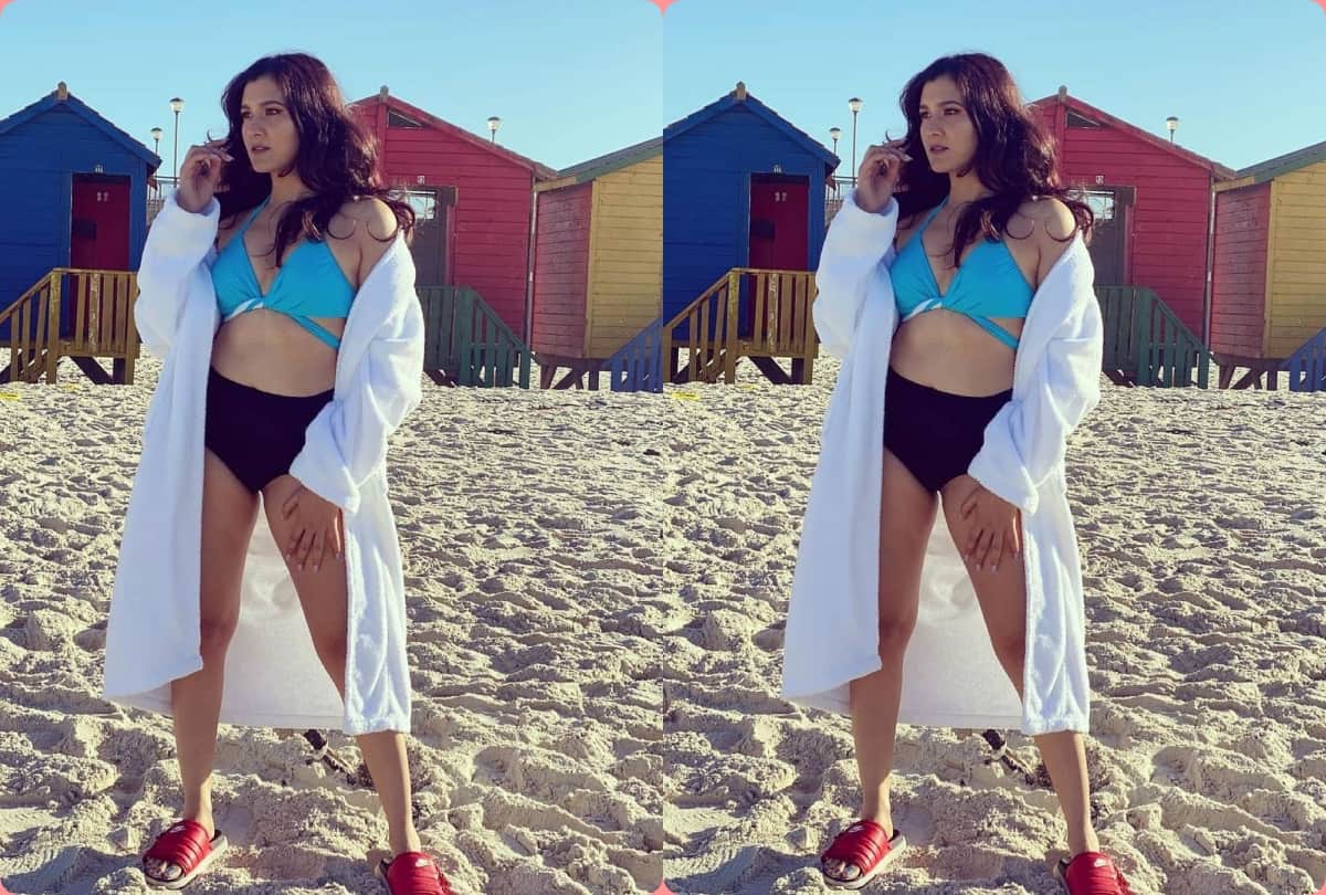 Aastha Gill get brutally trolled for doing photoshoot on toilet fans said toilet me kaun pose deta hai