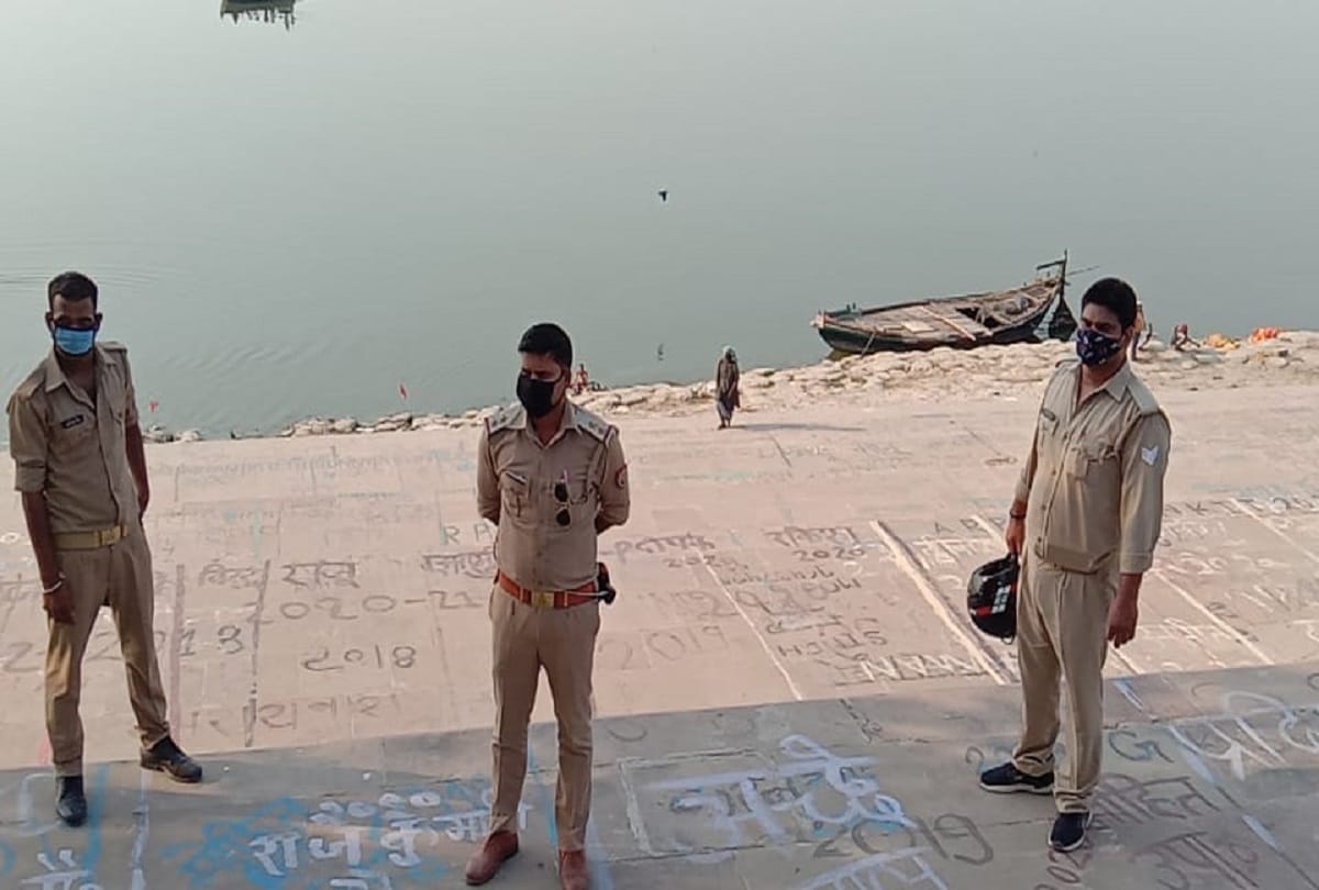 Not a single dead body was seen today on Ganga Ghats in Ghazipur five dead bodies funeral in Buxar