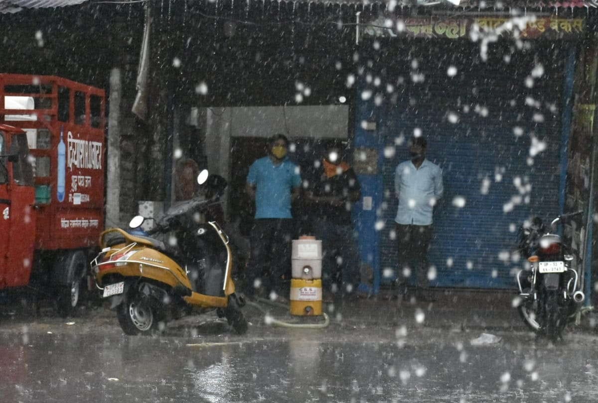 gorakhpur weather change after heavy rain and darkness in sky speedy wind