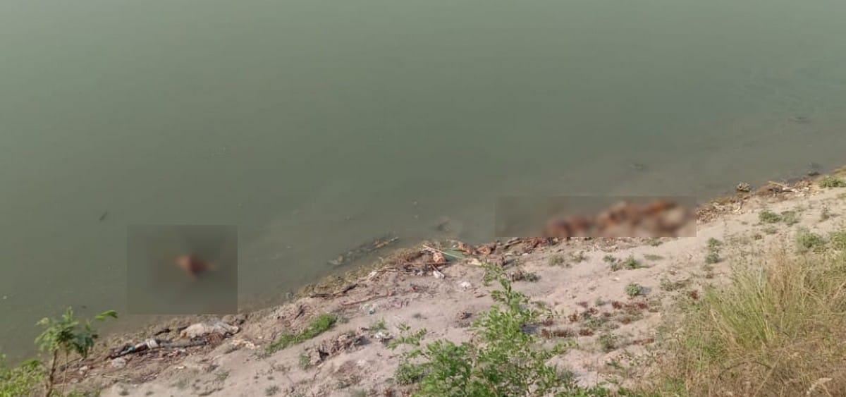 123 bodies buried found in Ganga in Ghazipur police force deployed