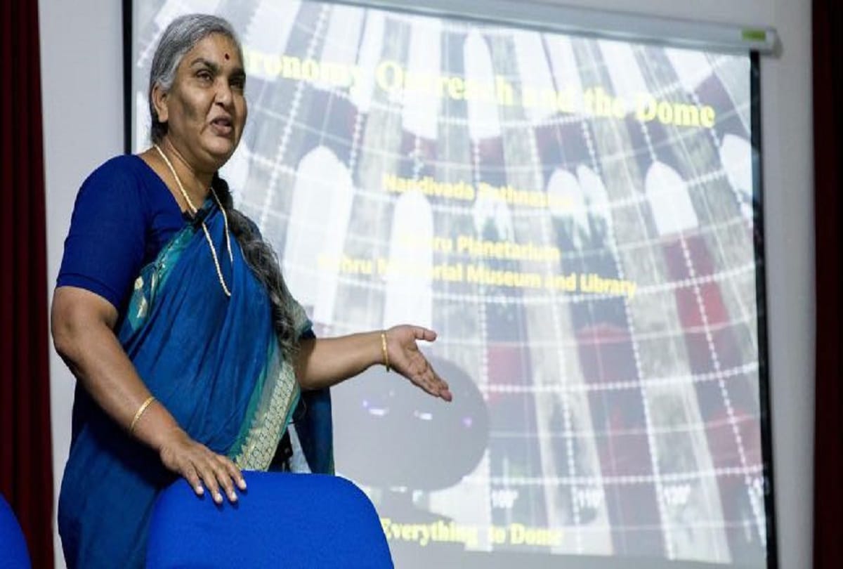 Nehru Planetarium director doctor nandivada ratnashree passes away due to covid 19