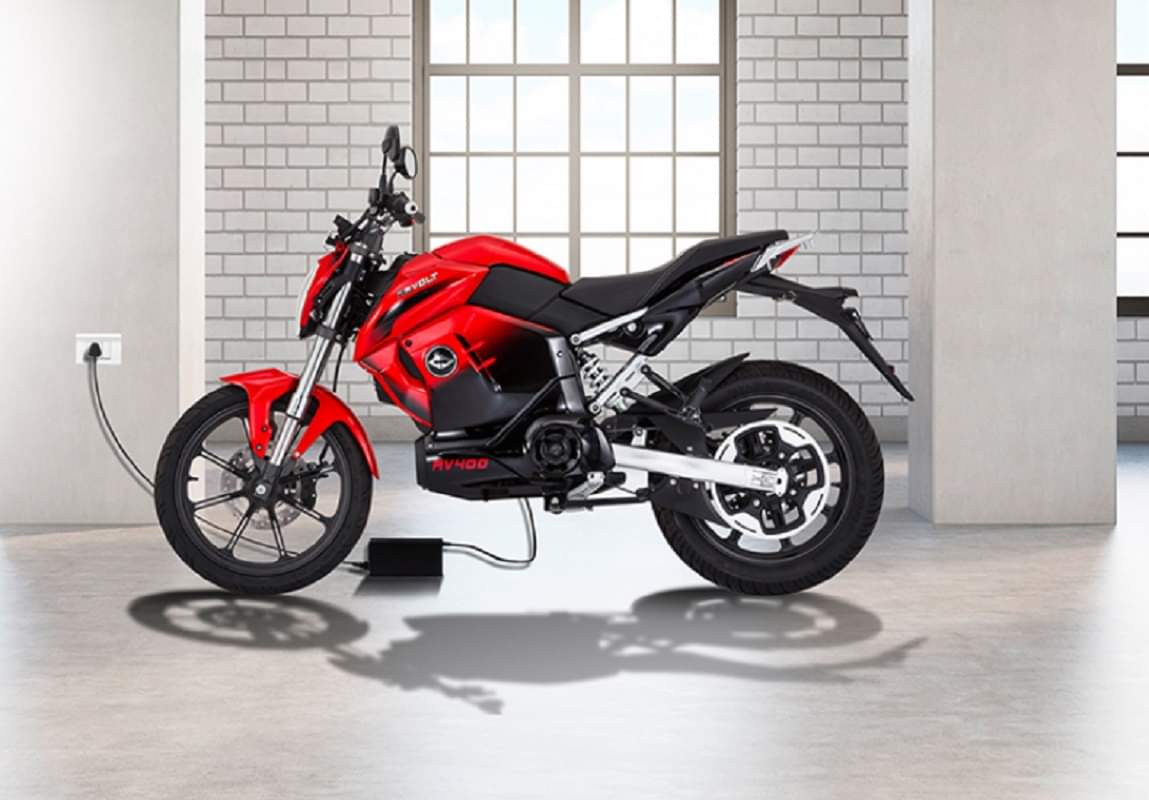 Revolt RV 400 Electric Bike RattanIndia backed Revolt Motors opens its first Dealership store in Lucknow in Uttar Pradesh