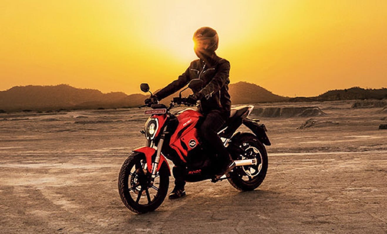 Range Revolt Rv400 electric bike price in India and Top features