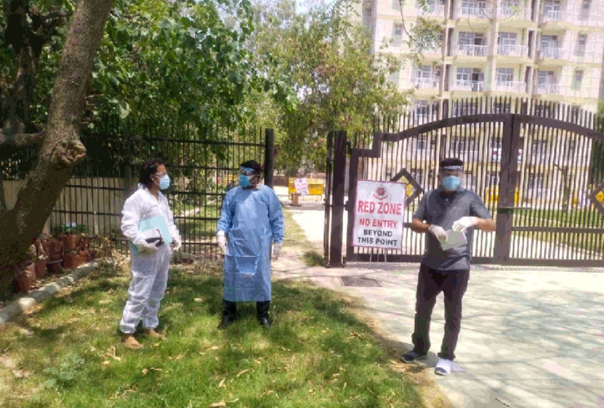 Delhi Police jawans took front with army doctor