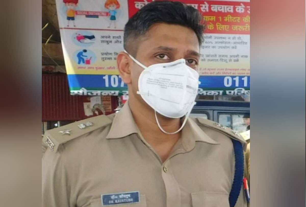 SP Doctor kaustubh advises Corona infected patients for treatment in sant kabir nagar