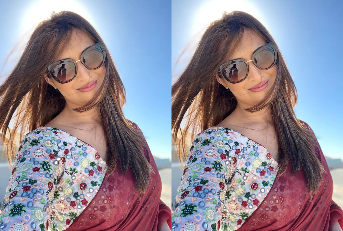 divyanka tripathi show glamorous part in red ruffle saree in capetown beach
