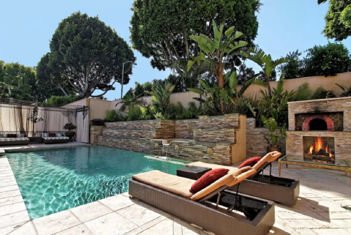 Photos: Shahrukh Khan luxurious bungalow in America, night rent is above two lakh rupees