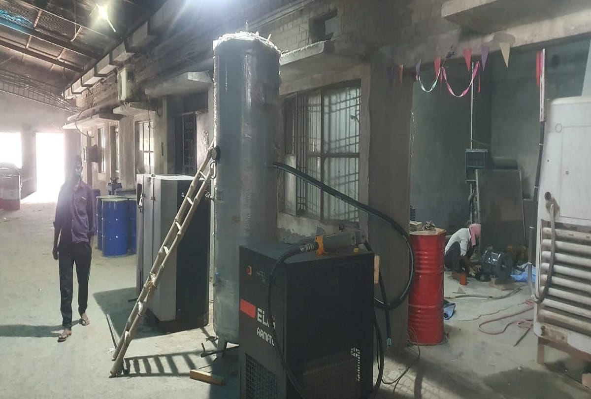 Jammu Kashmir: Leakage in oxygen plot of Medical College Baramulla, two technicians scorched due to fire