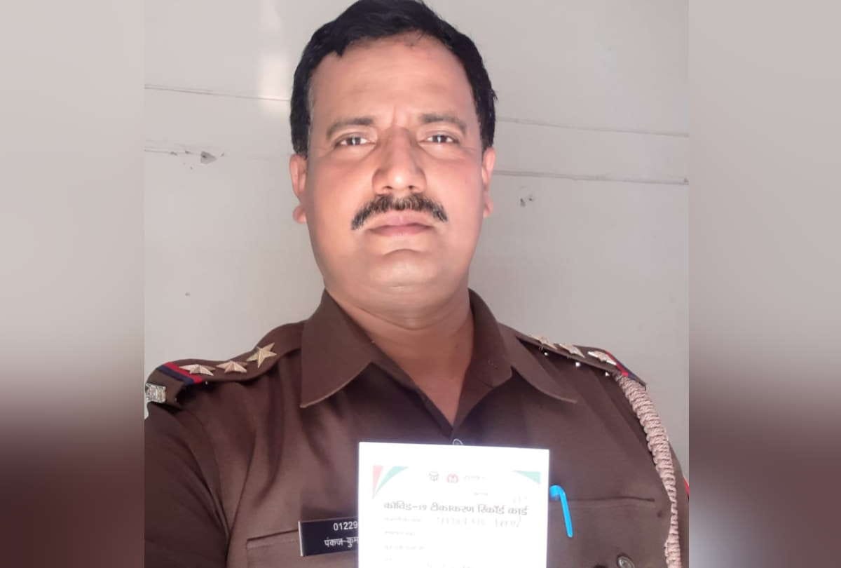 SP Doctor kaustubh advises Corona infected patients for treatment in sant kabir nagar