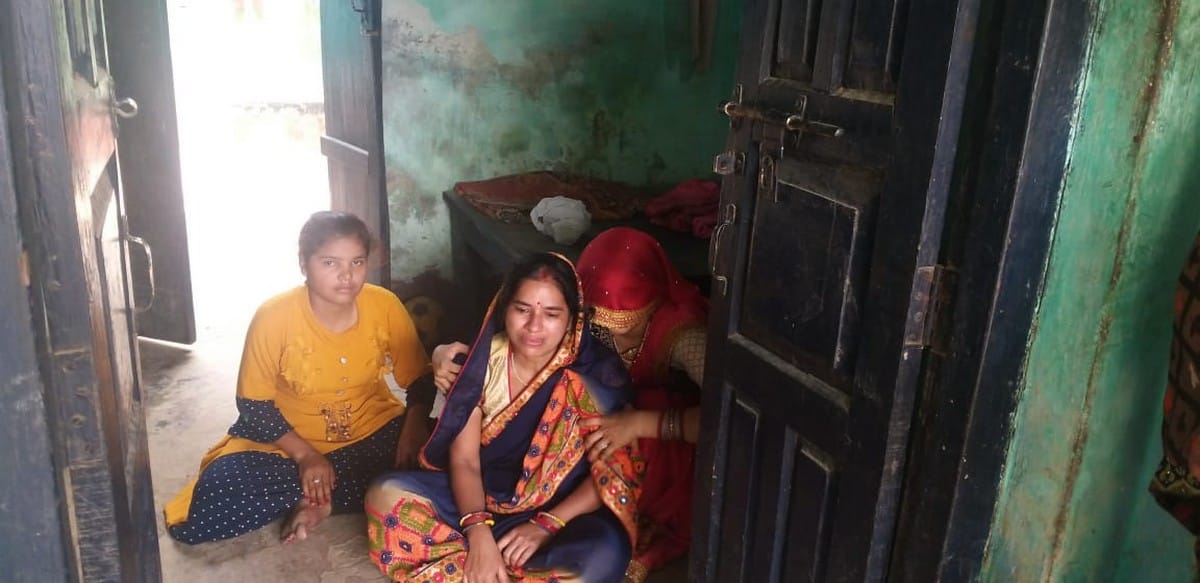 Teen boy jumped into ganga river in front of parents in chandauli