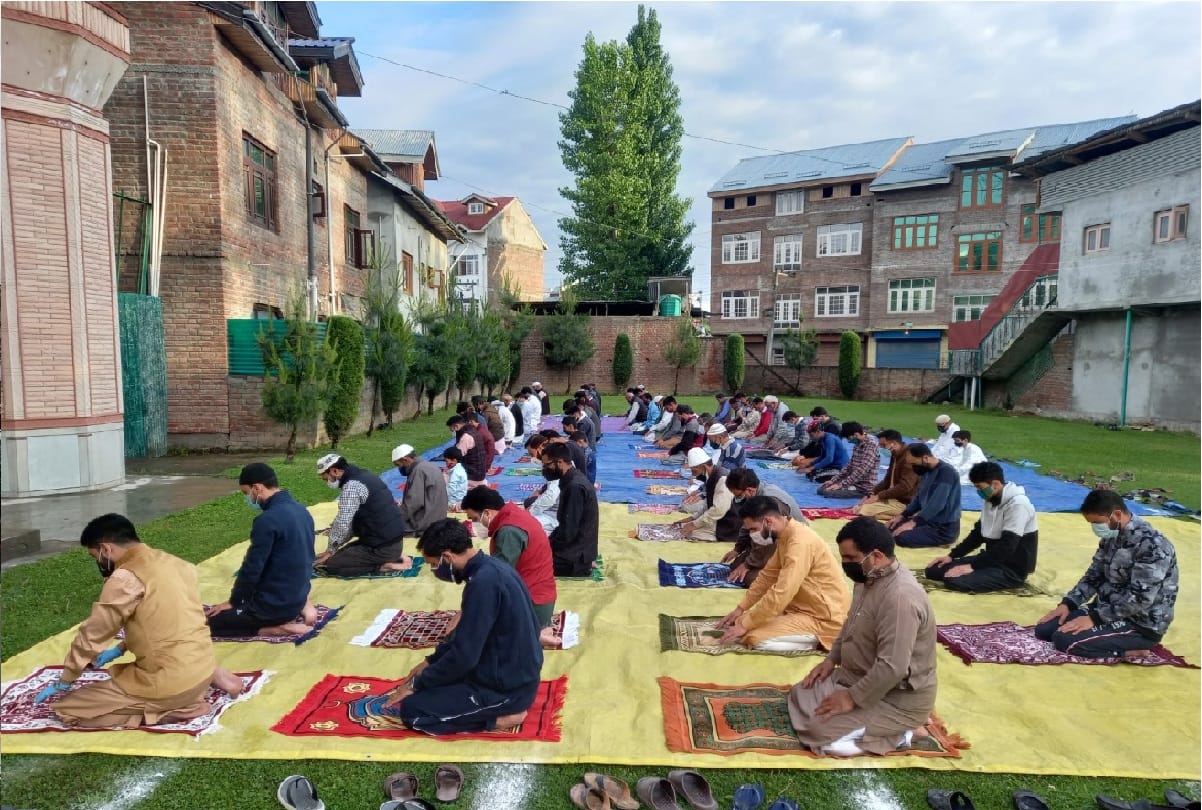 Eid Ul  Fitr 2021 is being celebrated in Jammu and Kashmir today