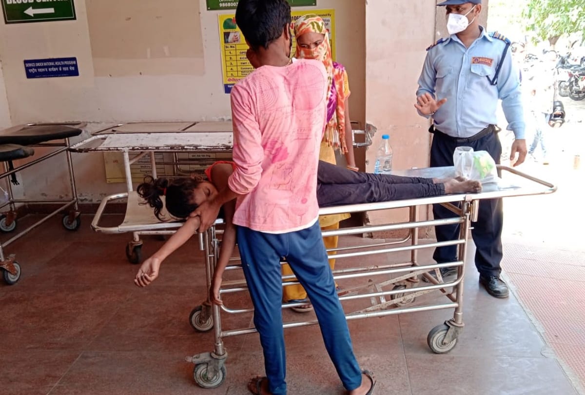 Gurugram girl fall off terrace mother took her to hospital doctors denied treatment girl died