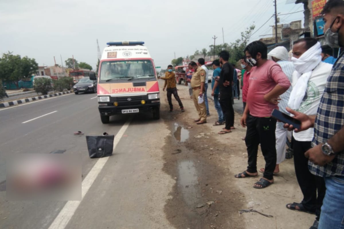 UP News: A woman died in road accident by track in Daurala of Meerut