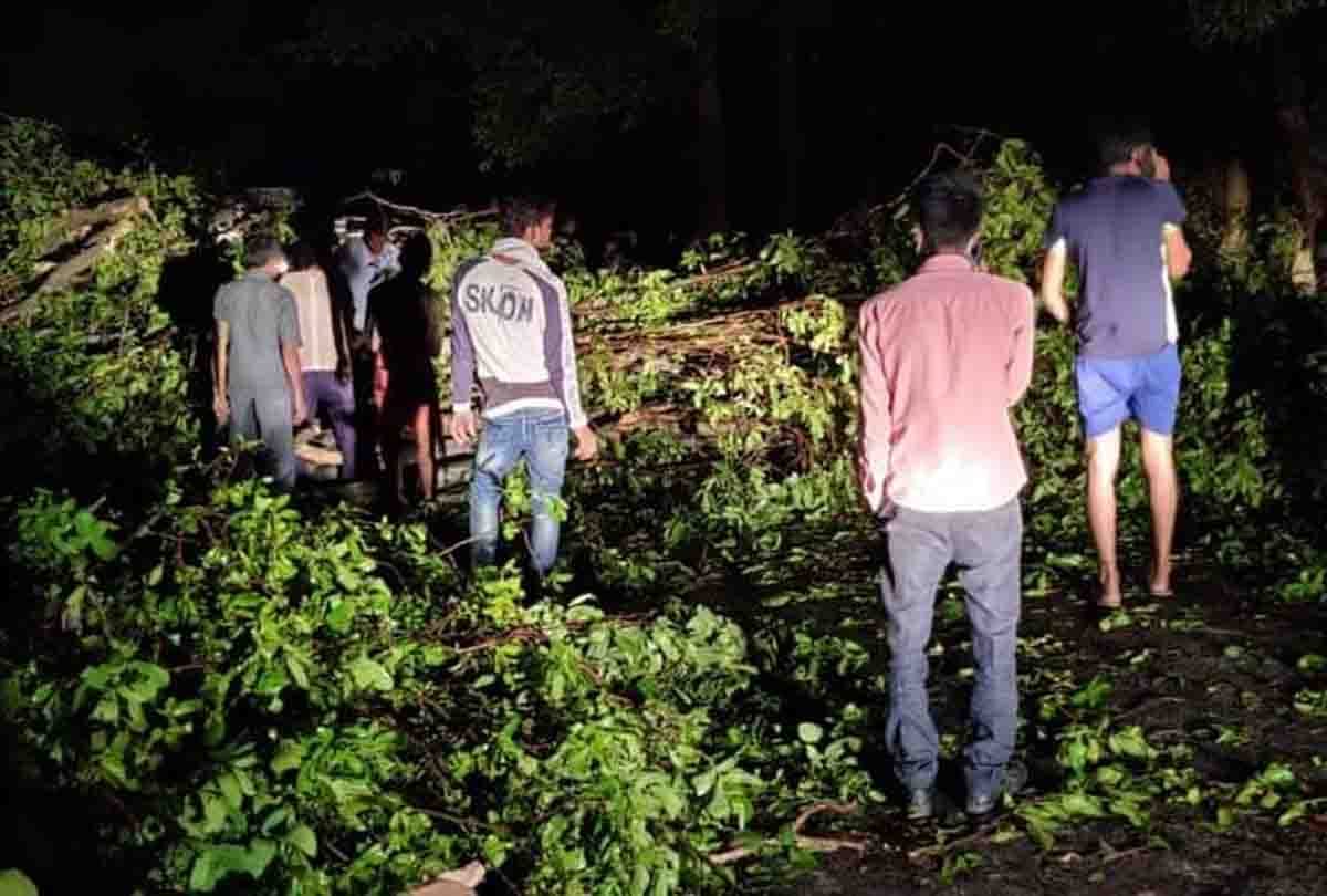Hardoi: Storm-rains wreaked havoc, four died due to falling of paved walls