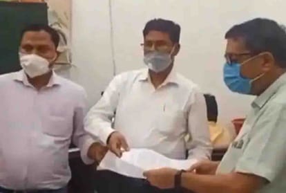 Unnao: During the Corona period, 14 CHC in-charges had resigned together, agreed on DM's assurance
