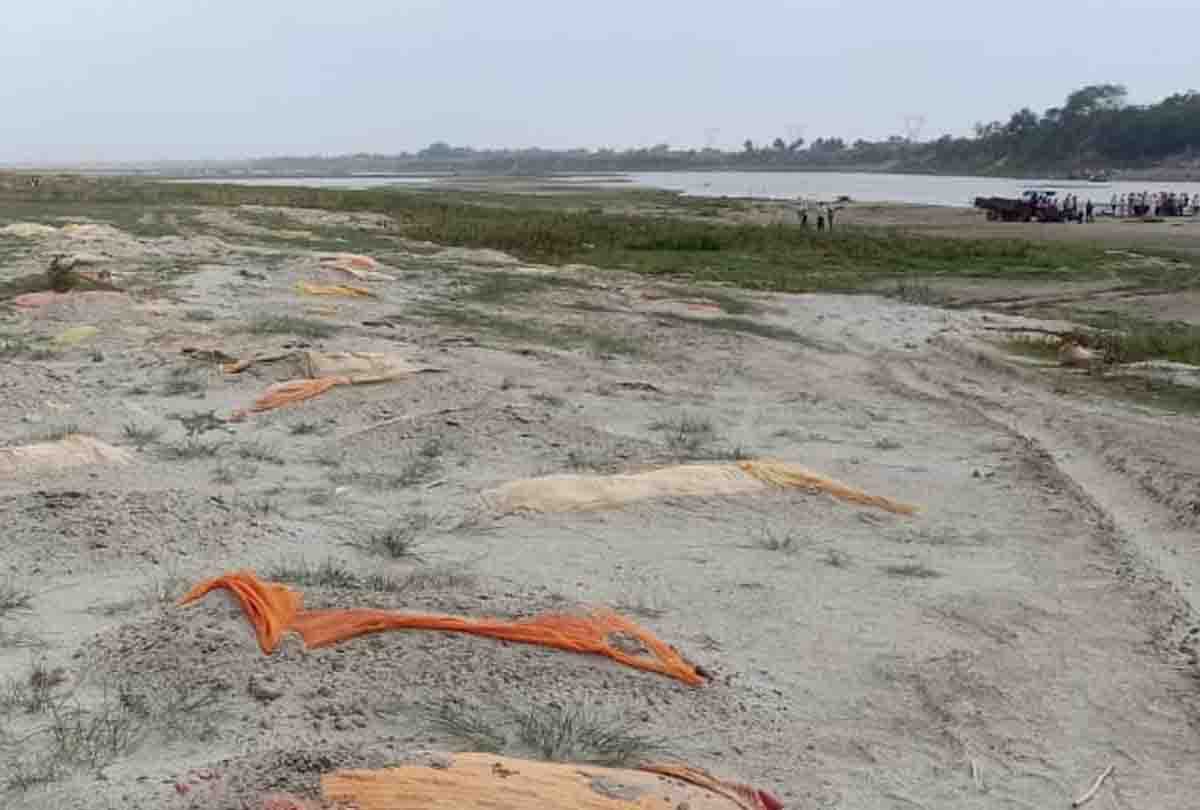 Corona death: Hundreds of dead bodies buried at Khereshwar Ghat in Kanpur