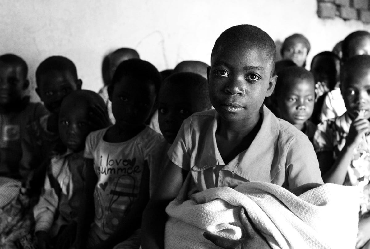 Ajab Gajab a man in Zimbabwe have 16 wives and 150 childrens He wants to give birth 1000 childrens