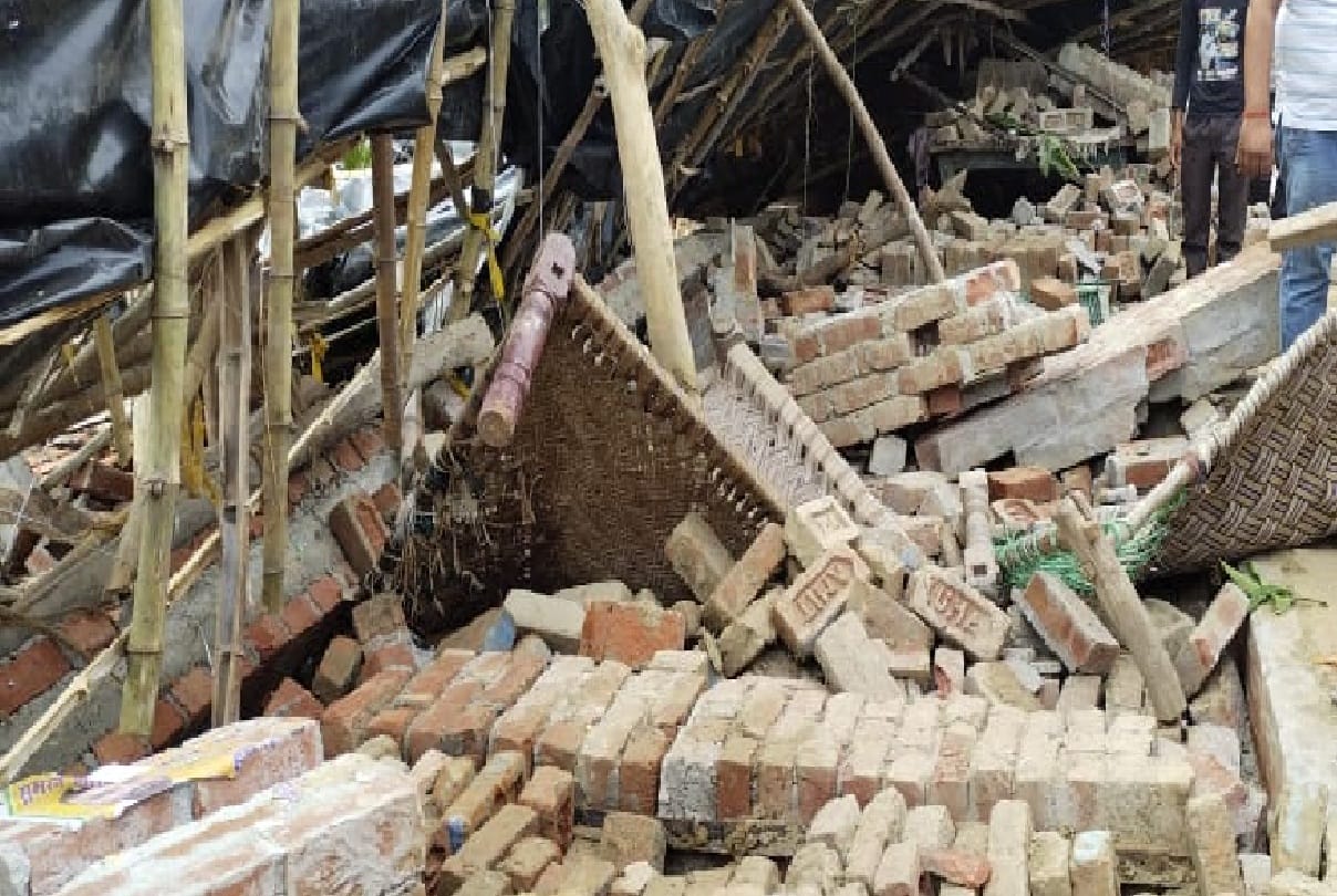 UP: wall collapses amidst strong storm water, four dead