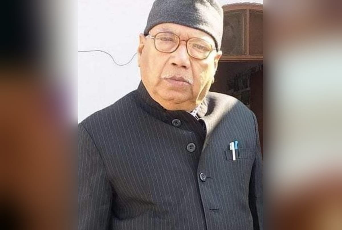 Yogendra Singh Gangwar, director of District Cooperative Bank and former District President of Bharatiya Janata Party, died on Wednesday night while being taken to a private hospital. He was ill for the last ten days.  Community-verified icon Open in