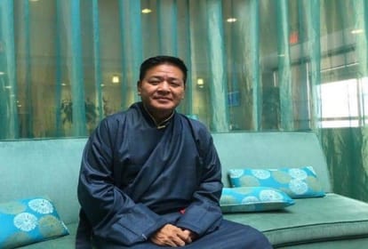 Tibetan pm Penpa Tsering calls on the Governor