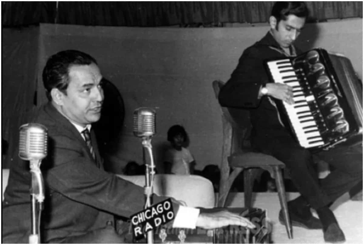 Mukesh Singer Was Died In America During His Performance Know Here His Last Song